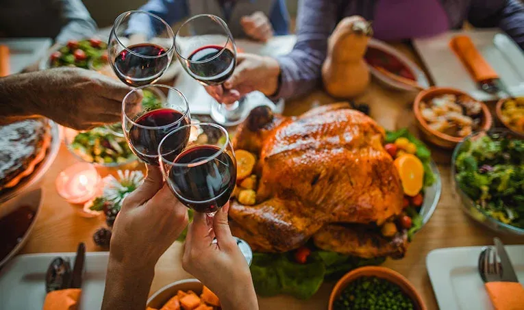 40+ Restaurants Open on Thanksgiving This Year (2025)